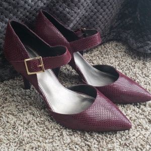 14th & Union Maroon Strap Heels 10
